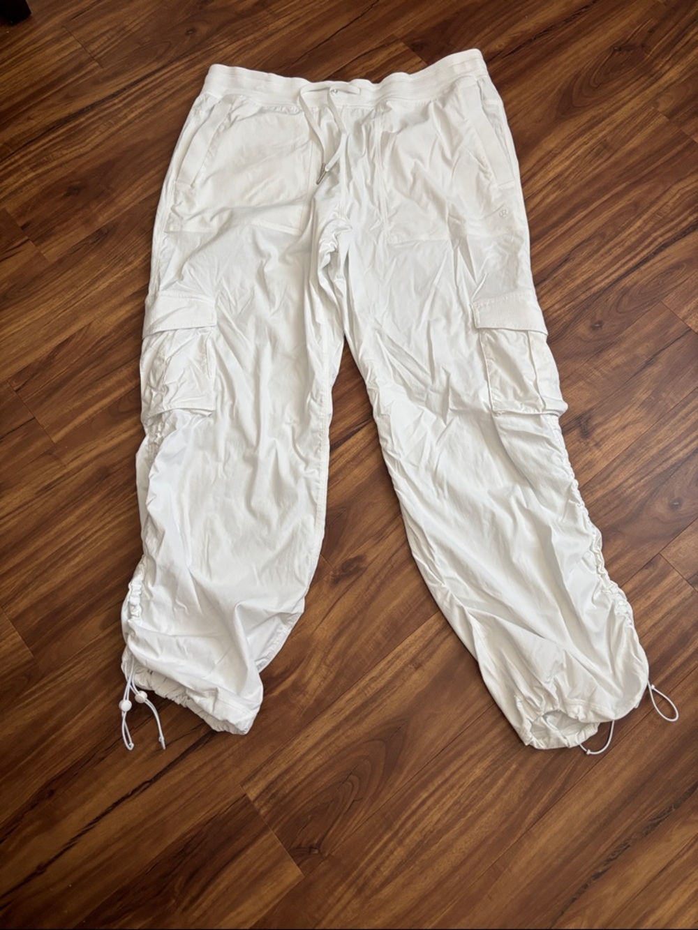 Dance Studio Relaxed-Fit Mid-Rise Cargo Pant